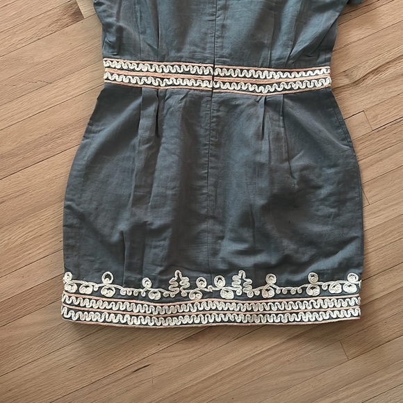 French Connection - Embroidered Gray Dress - Size 8 - Picture 7 of 9